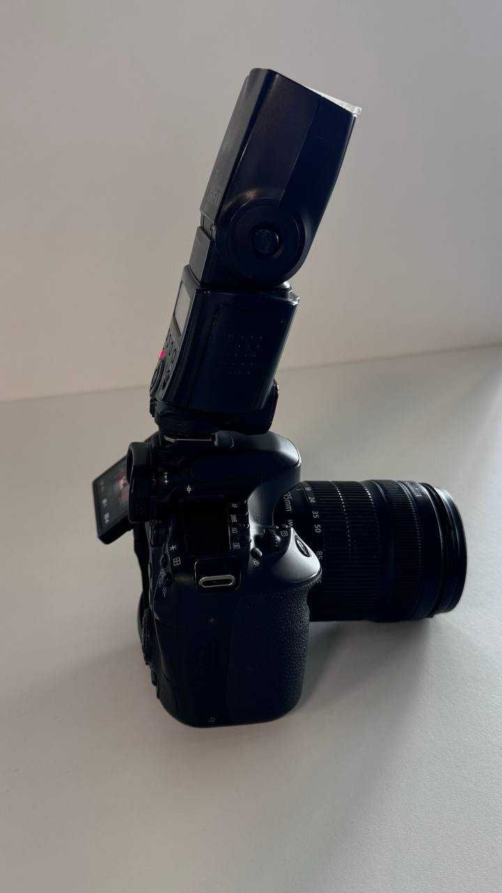 zestaw sprzętu fotograficznego Canon