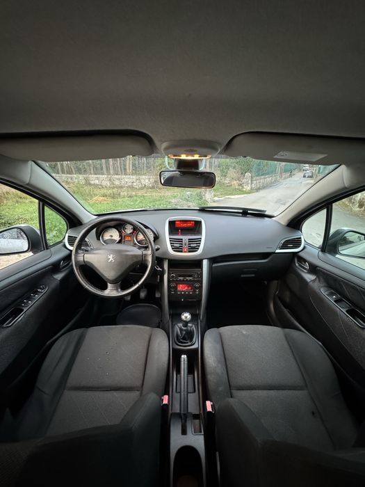 Peugeot 207 1.4 Hdi -5 Lugares