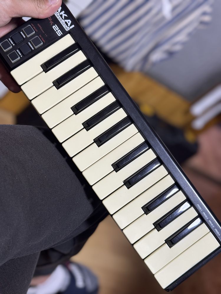 Klawiatura midi Akai LPK 25 Mk1