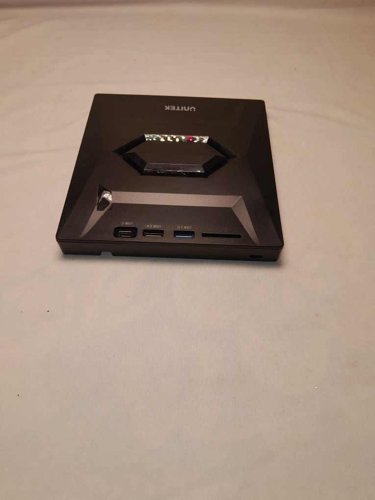 Продам багатофункціональний USB-хаб Unitek з функцією CD/DVD-приводу