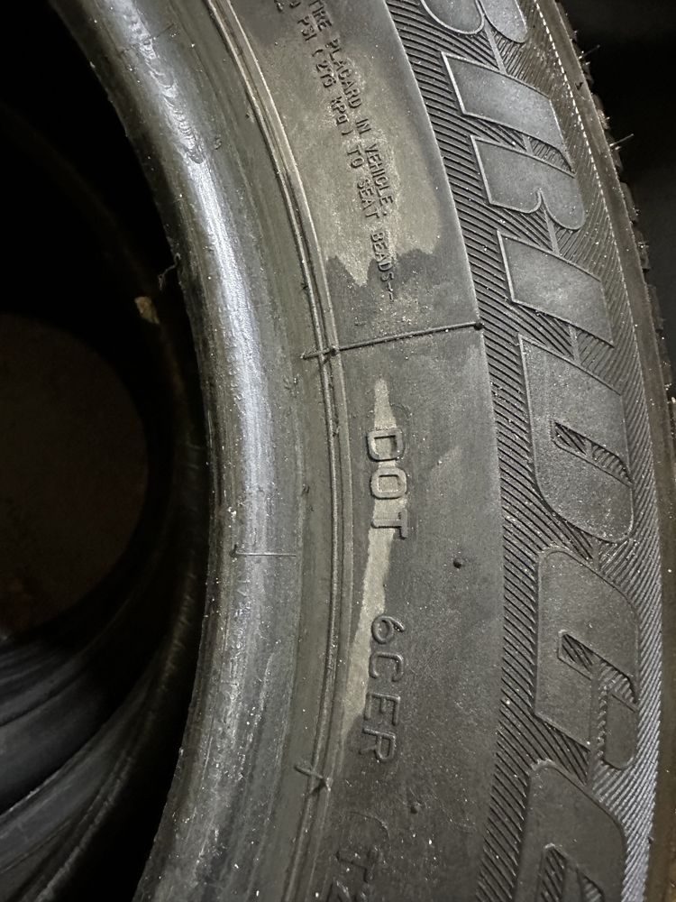 Шини літні Bridgestone 215/60/17 б/в