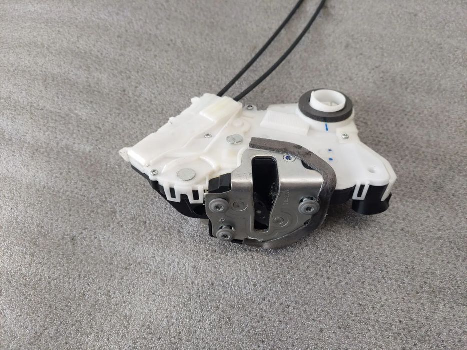 Fechadura / fecho porta frente direito TOYOTA Yaris (_P13_)