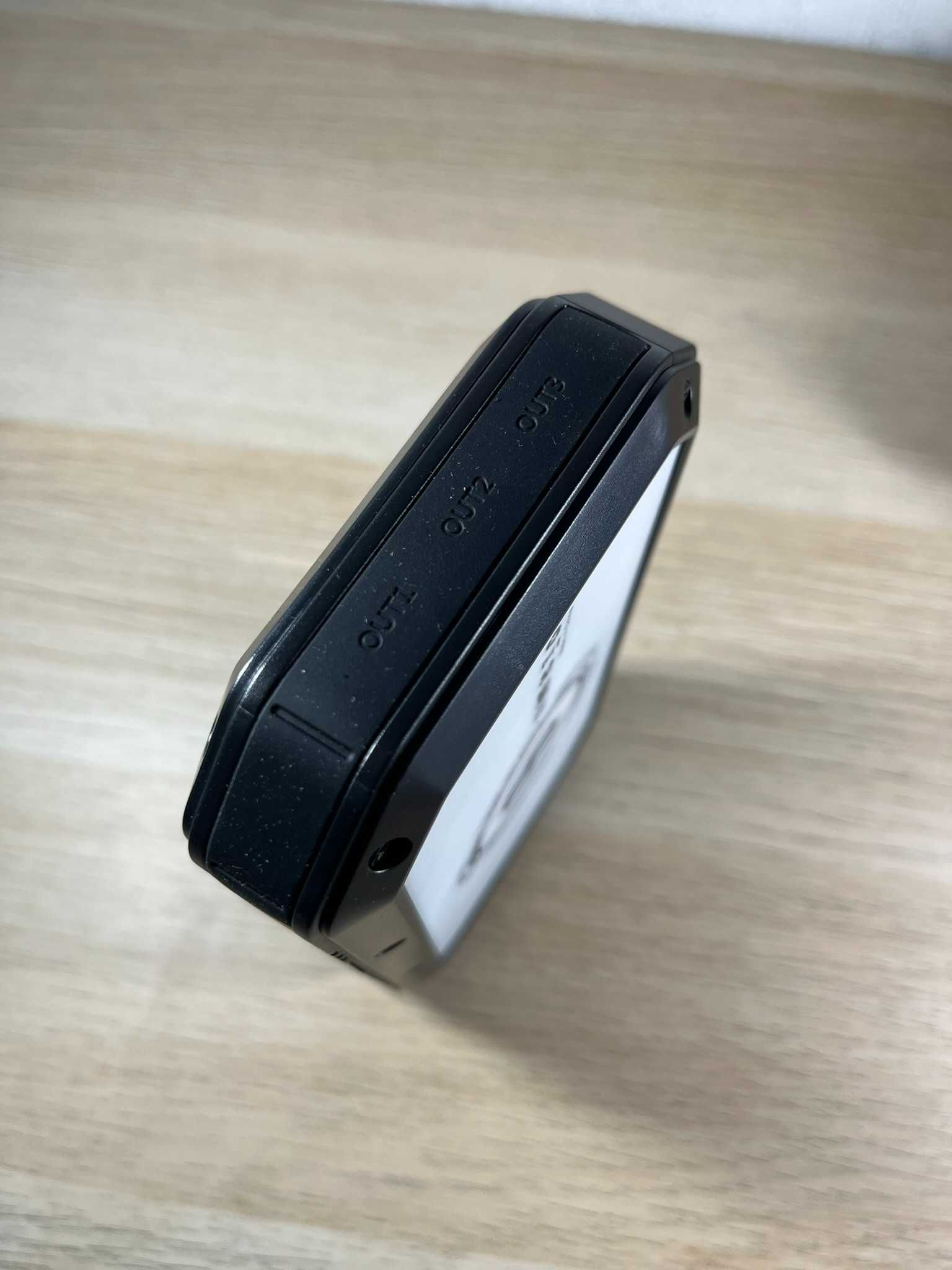 Powerbank c/ painel solar, carregamento sem fios e lanterna