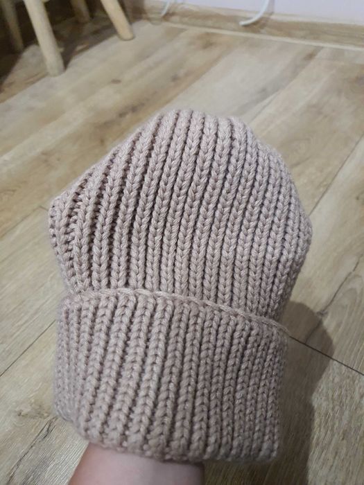 Czapka pudrowy róż Steve Madden ciepła