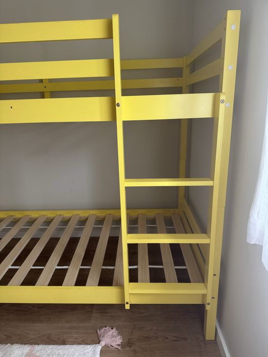 Beliche amarelo como novo 90x200 com colchoes Ikea