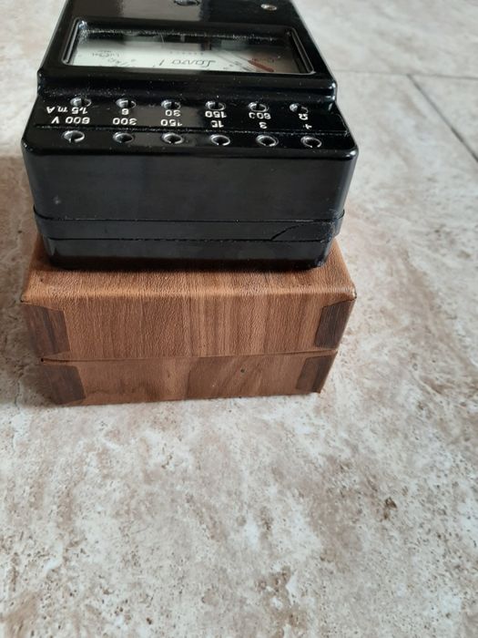 Lavo  1  miernik uniwersany