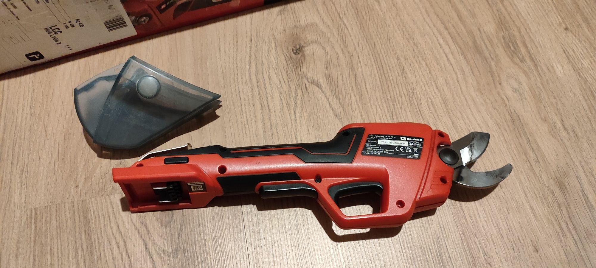 Nożyce akumulatorowe do gałęzi einhell ge-ls 18 li