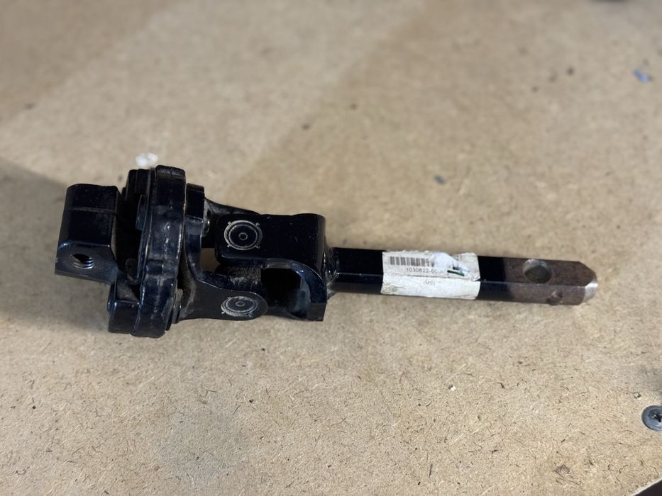 Рулевий кардан нижній Tesla Model S