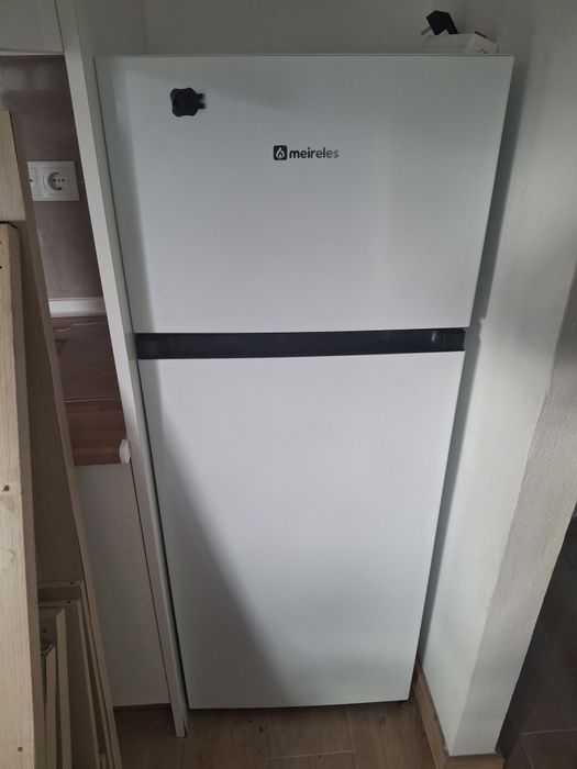 Frigorífico  da marca Meireles