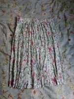Spódnica długa midi luźna plisowana drobne kwiaty zmarszczeniami ecru