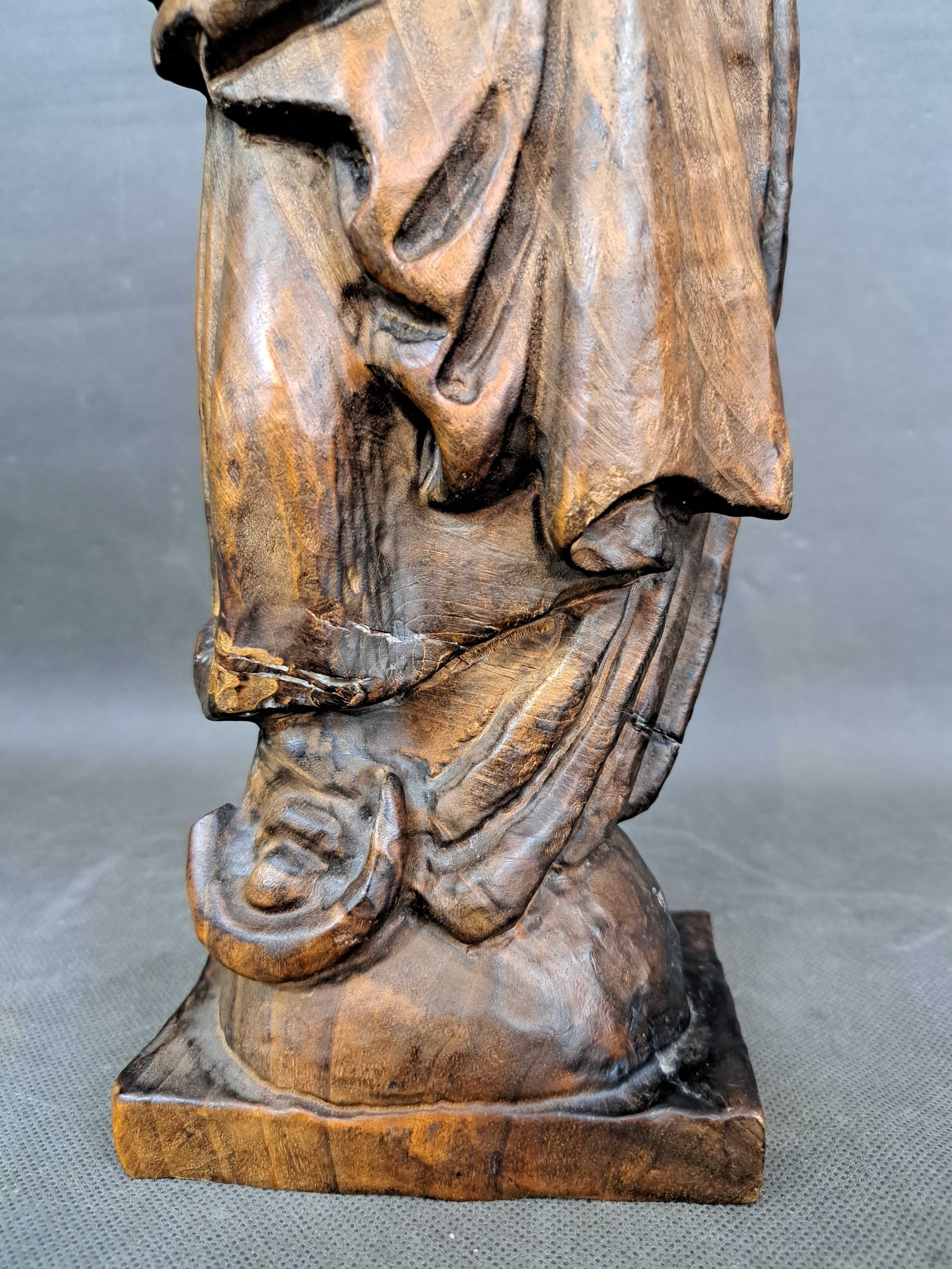 Matka Boska z Dzieciątkiem, rzeźba drewniana, wys. 41 cm
