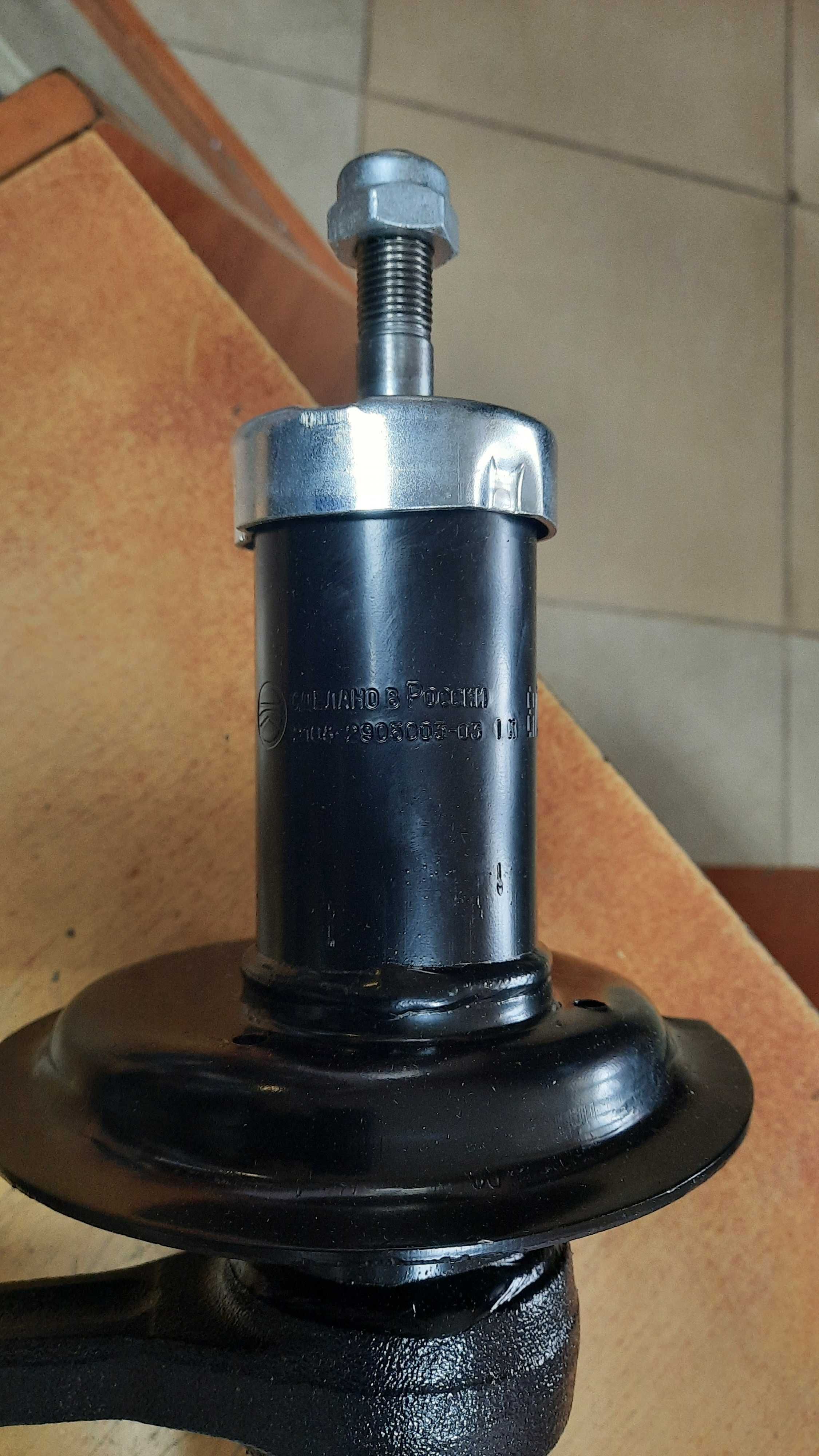 Амортизатор передняя стойка на Ваз 2108-2115 оригинал комплект