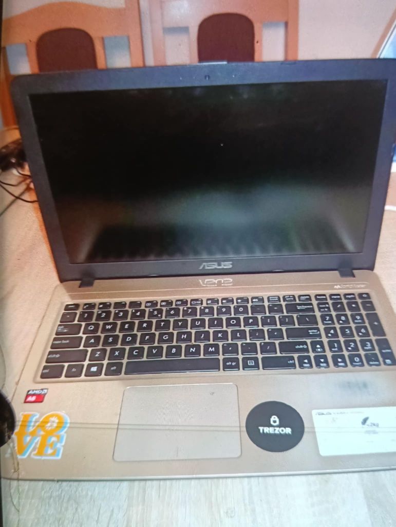 Sprzedam laptopa
