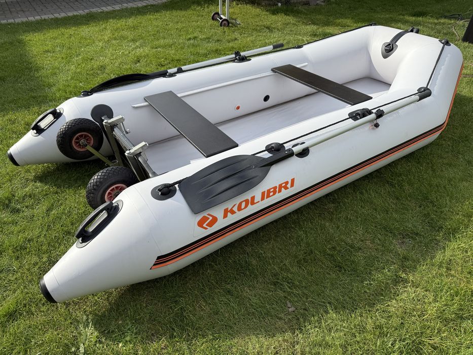 Ponton wędkarski Colibri 330 sztywna podloga, kółka, pokrowiec