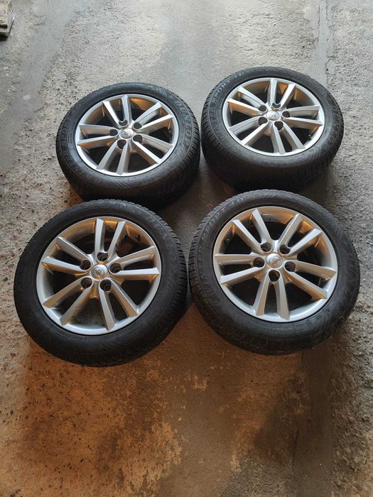 Koła felgi aluminiowe plus opony zimowe do Toyota Auris, Corolla