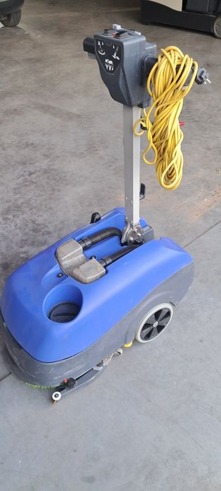 Maszyna do mycia podłóg Numatic TT 1840