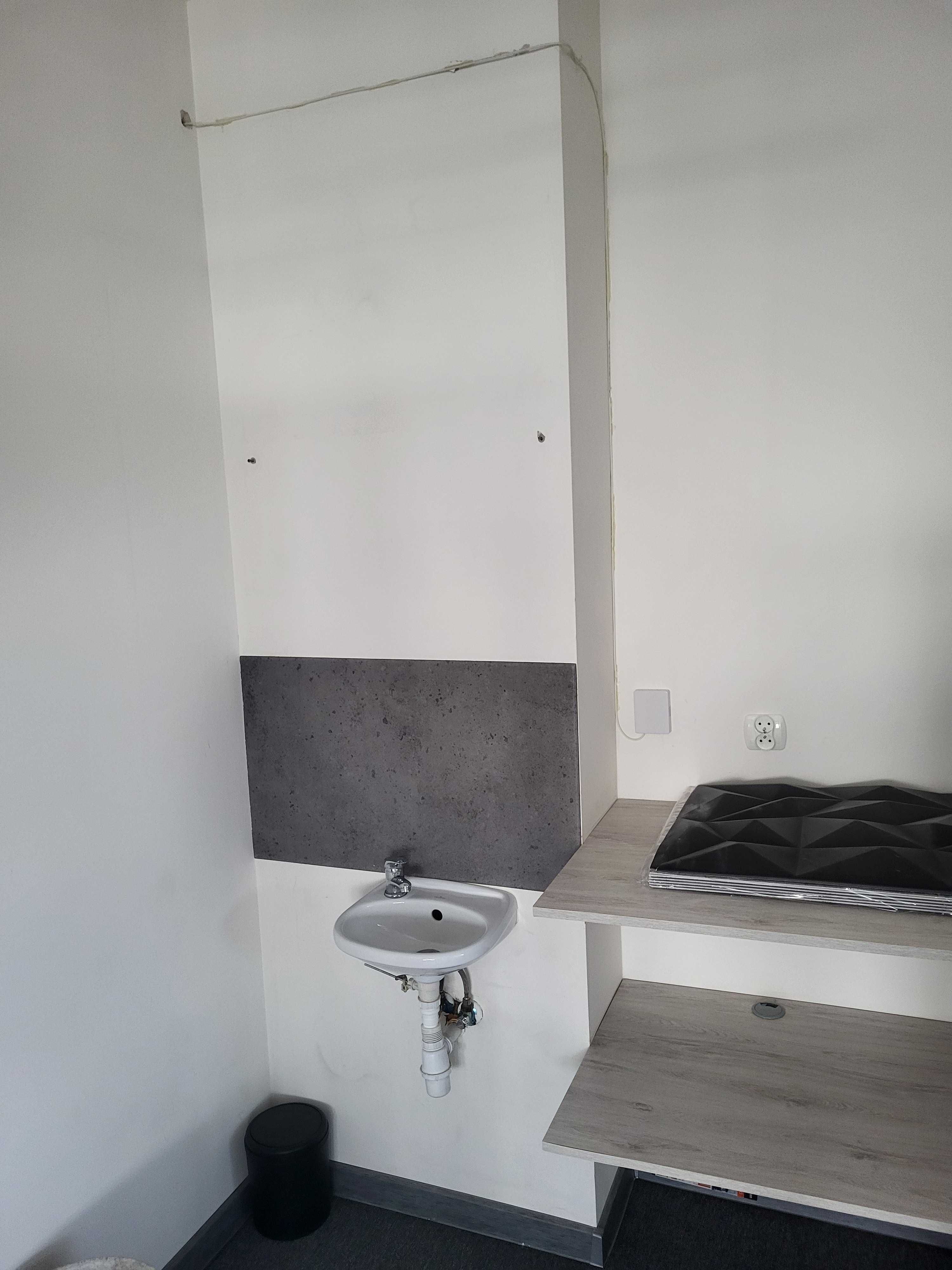 Lokal biurowy z dostępem do wody 77 m2