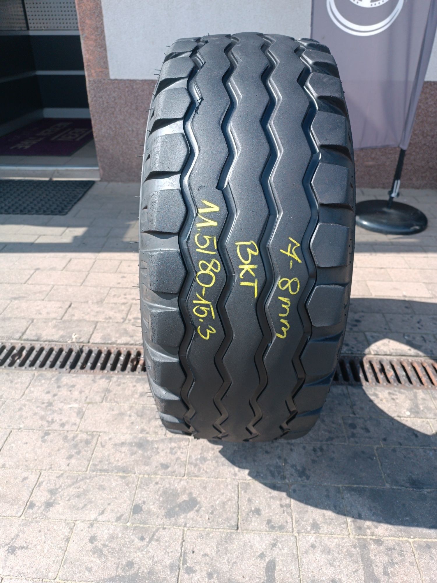 11.5/80-15.3 BKT Implement AW 702