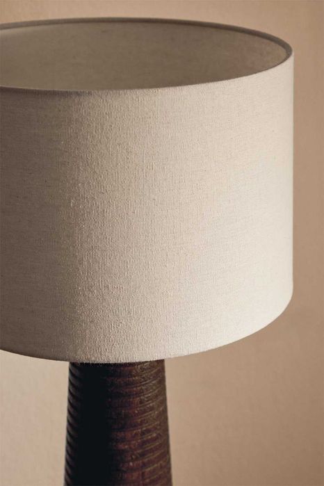 Abajur Sklum em tecido de Linho - Branco Quebrado - 30cm de diametro