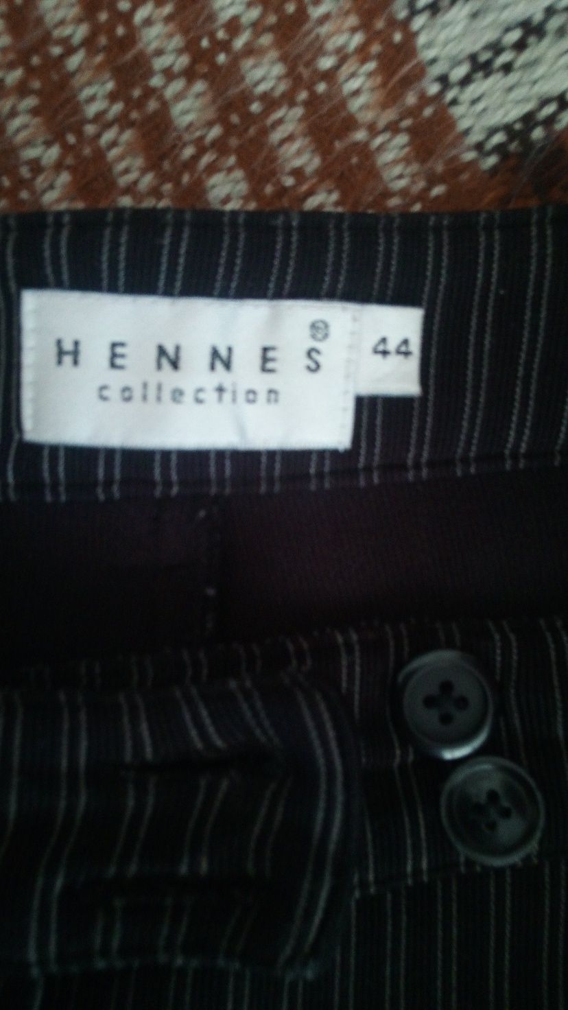 70. Spodnie damskie rozmiar 44 firmy HENNES