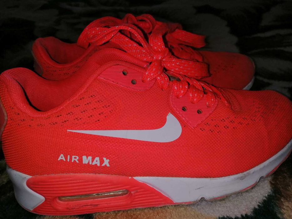 Кроссовки nike air max оригинал, подрост. в очень хорошем состоянии
