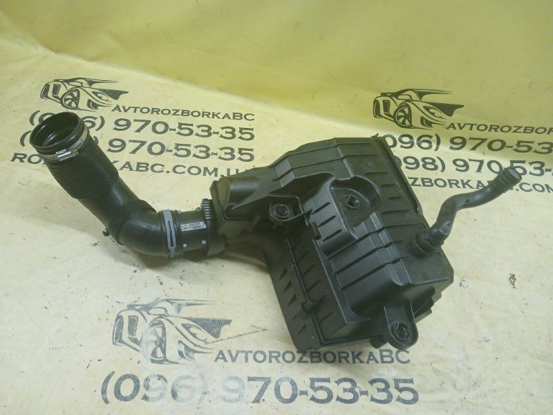 Корпус воздушного фильтра Audi Q3 2021