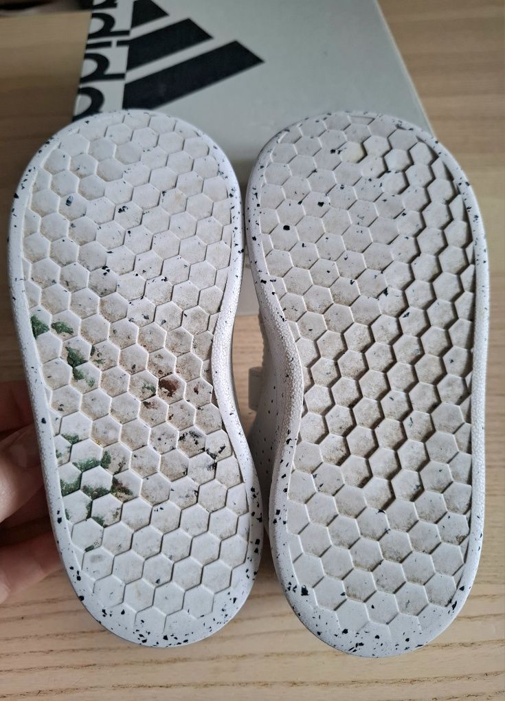 Buty marki adidas dziecięce rozmiar 23,5