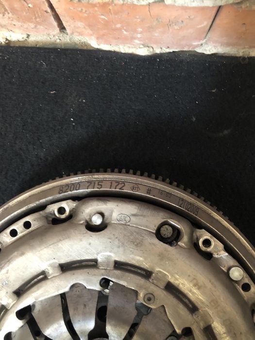 Демпферний маховик 1.5 dci Nissan Qashqai J10 (щеплення)