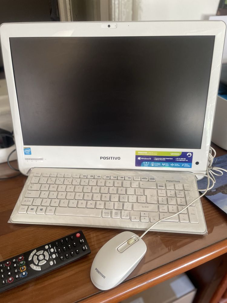 Computador de Mesa Positivo