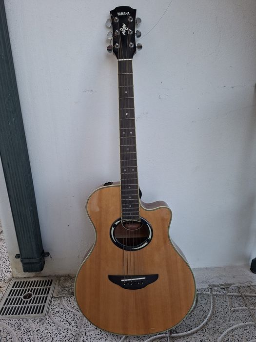 Guitarra Yamaha APX500 III