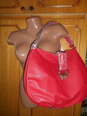 Красная сумка из эко кожи