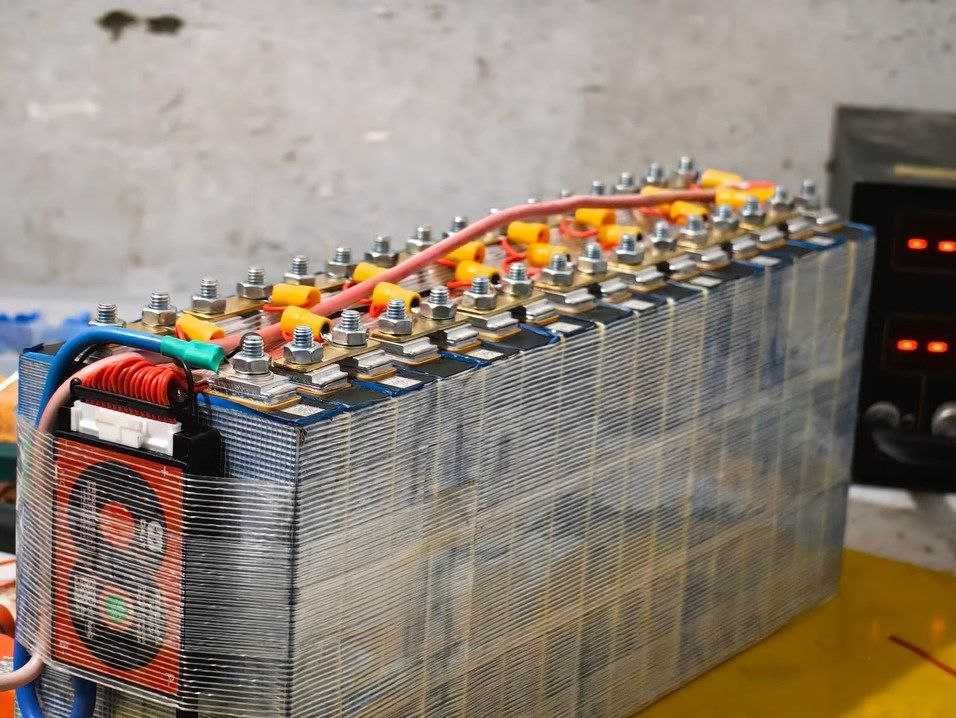 DaLy BMS контроллер LiFePO4 48V 16S 150A