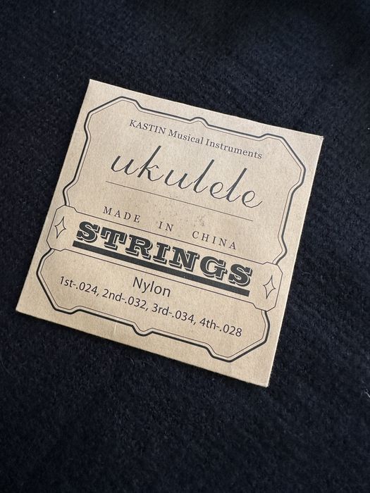 Nowe struny do ukulele