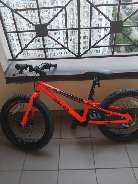 Прдається велосипед Rocco  6-13 років +-
