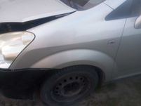 błotnik lewy corolla verso  04-09 1C0