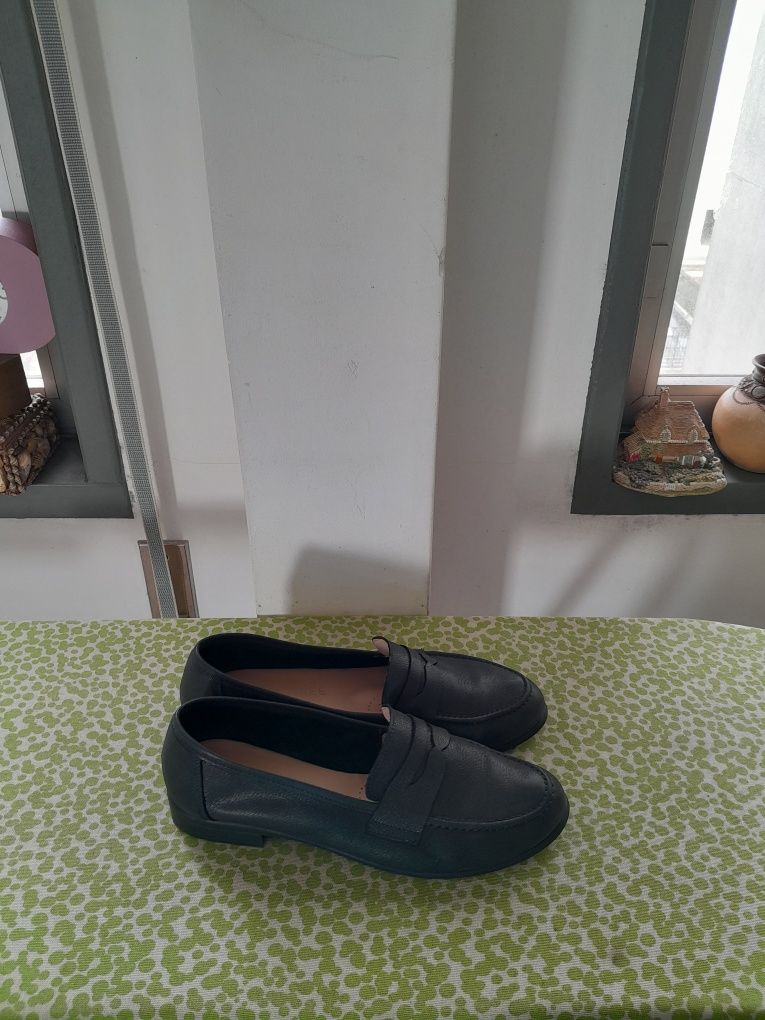 Vendo Sapatos de Senhora muito bonitos como novos