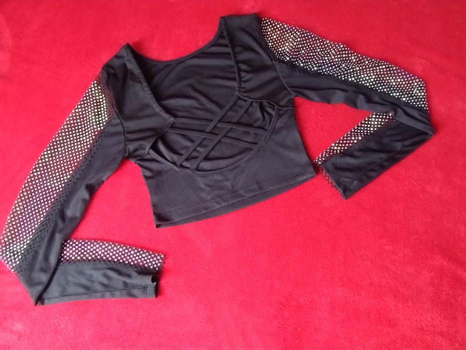Czarna krótka bluzeczka długi rękaw, cyrkonie opalizujące