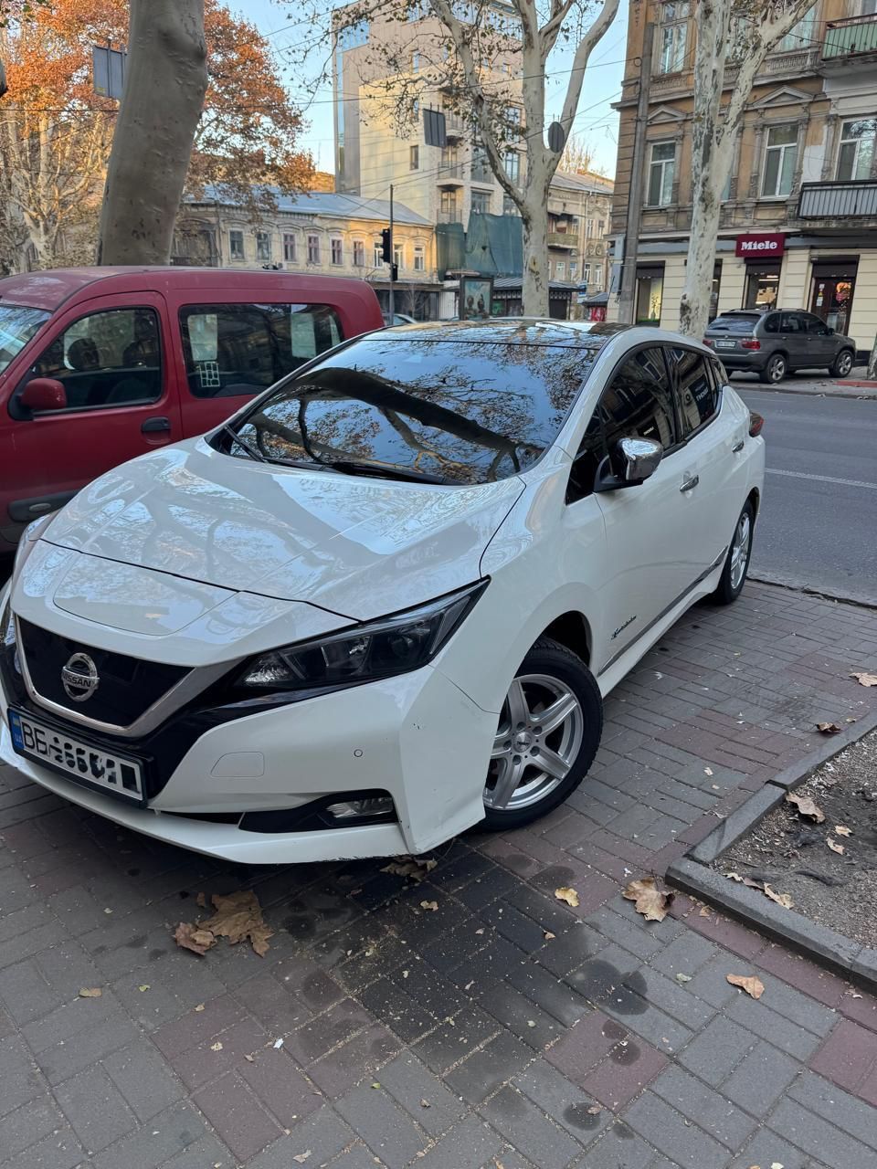 Аренда авто Nissan leaf