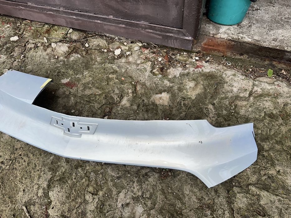 Остатки бампера решетка дифузор Шевроле болт