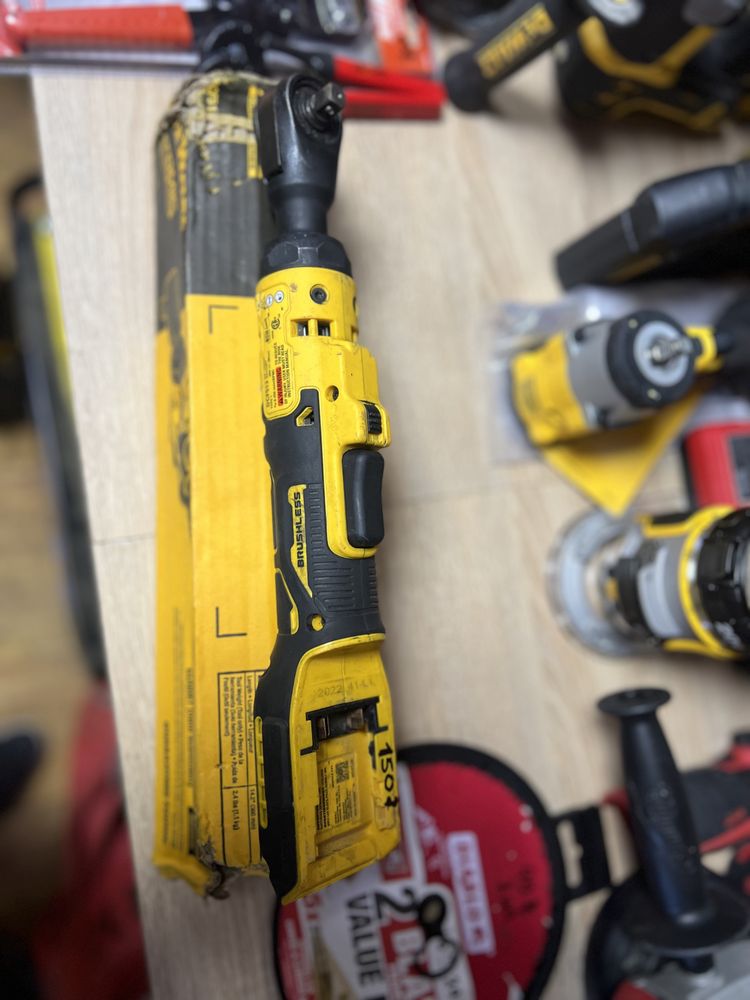 DeWalt DCF513 20V MAX 3/8" brushless ratchet