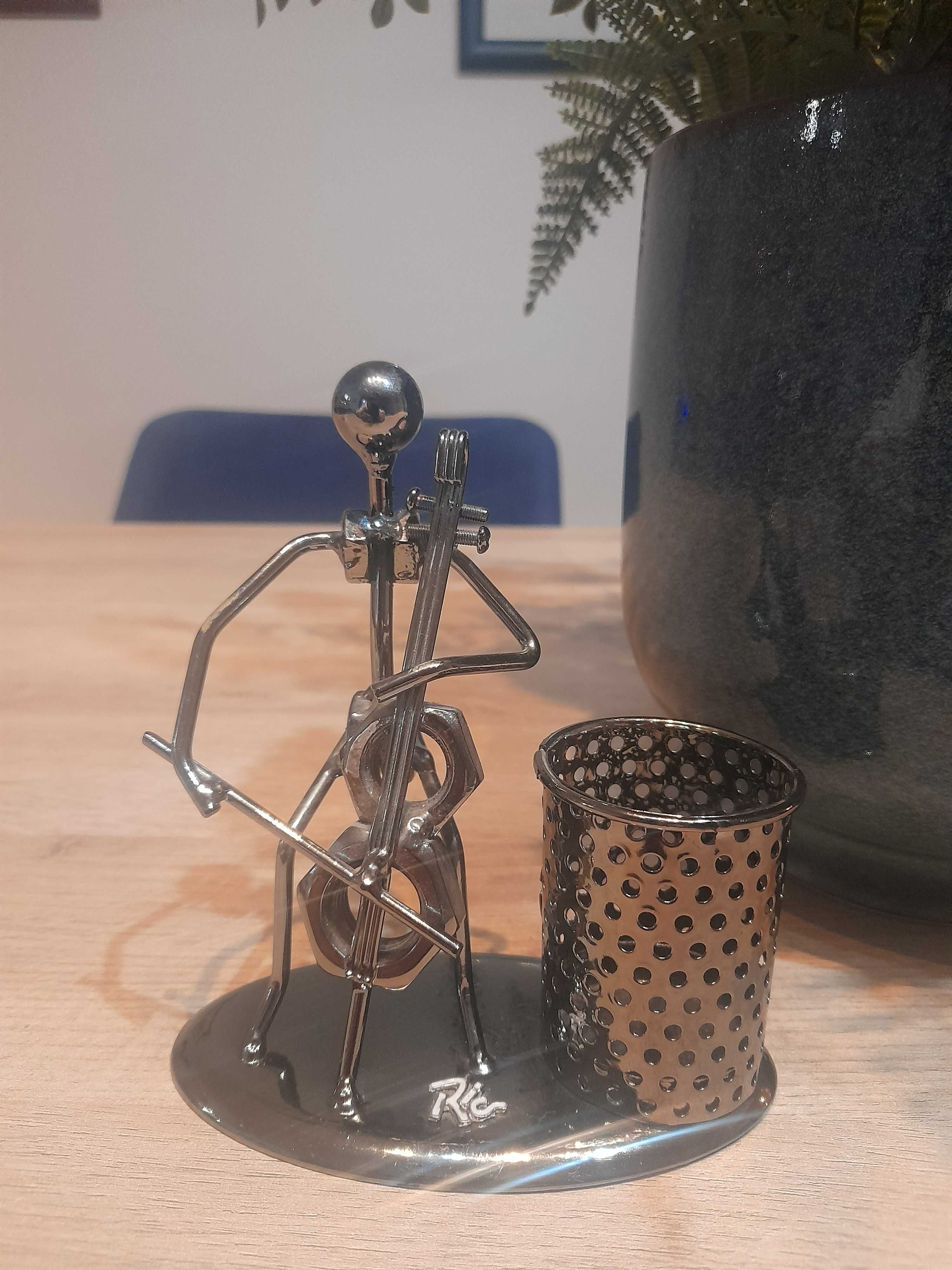 Boneco de arte de ferro para taça de lápis / Porta-caneta
