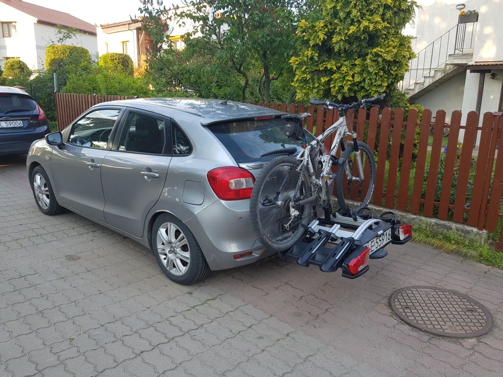 Wynajem bagażnik rowerowy na dach (relingi) oraz hak Thule 926 uchwyty