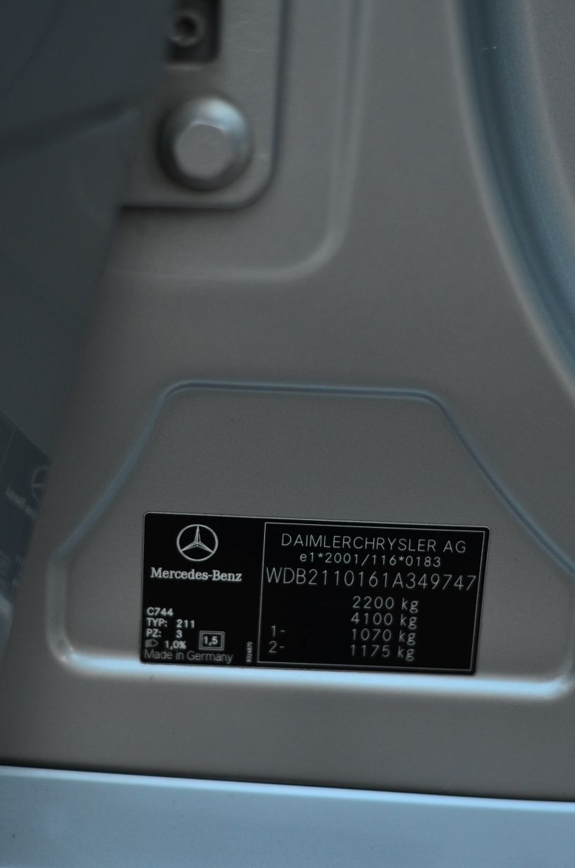 Mercedes-Benz W211