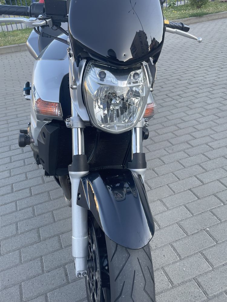 Suzuki GSR600 2005