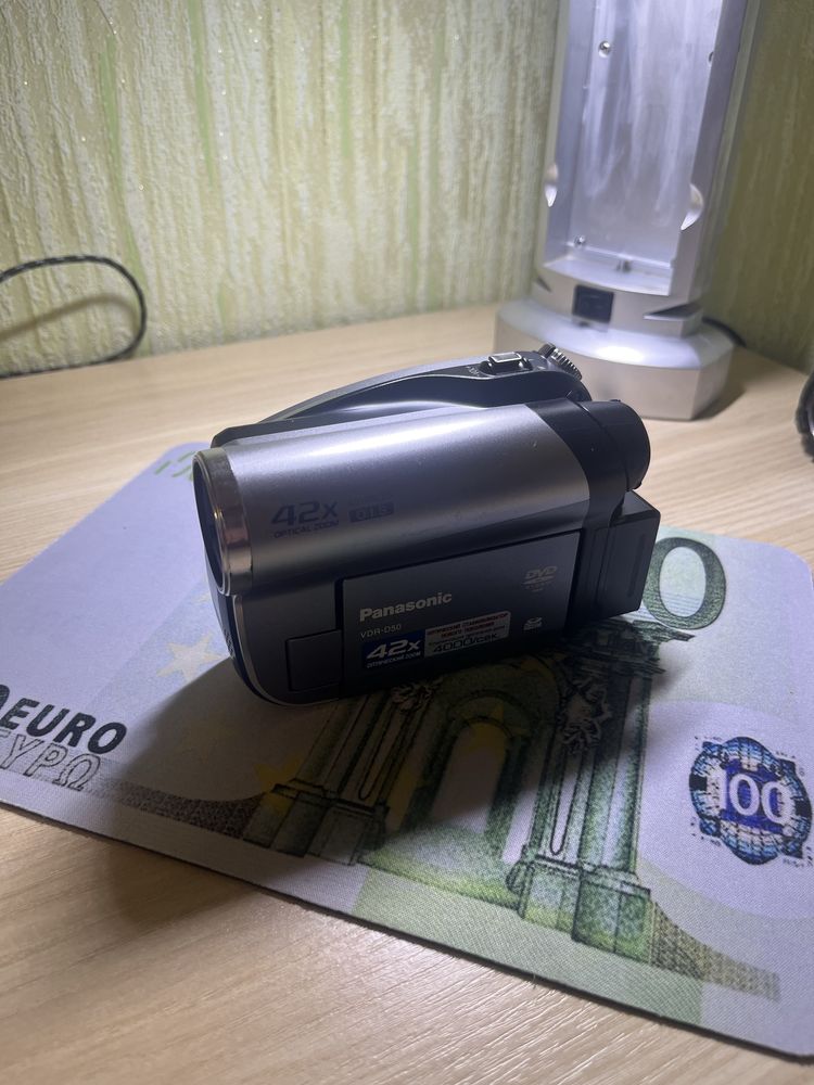 Відкокамера Panasonic VDR-D50EE-S