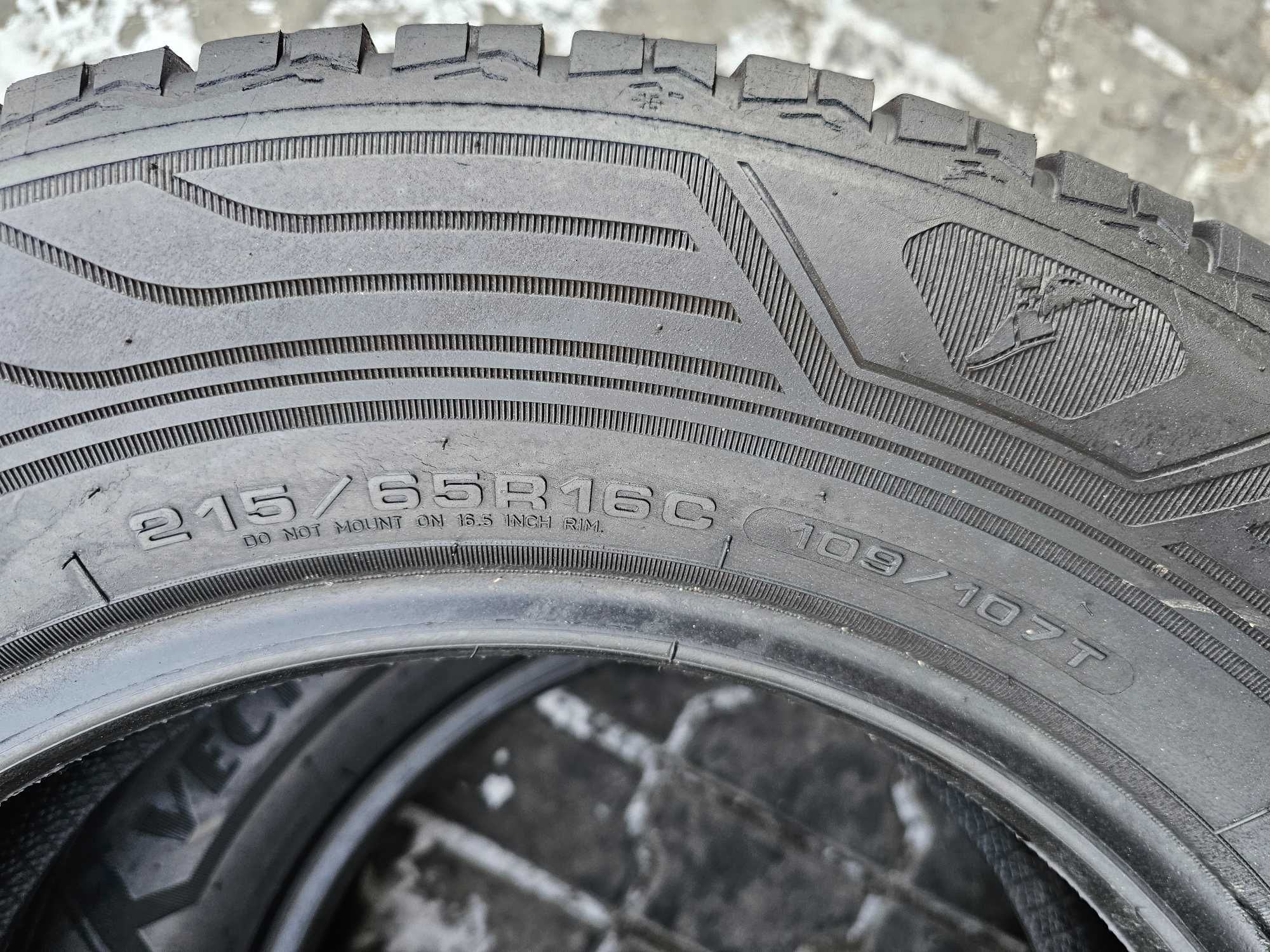 Całoroczne Goodyear 215/65 R16C
