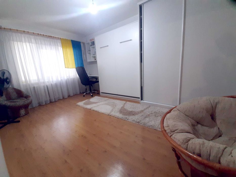 ‼️Кімната для однієї жінки близько метро, квартира та місце - супер‼️