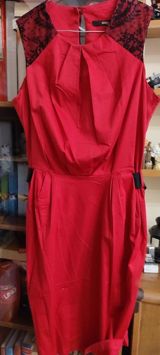 Krótka czerwona sukienka