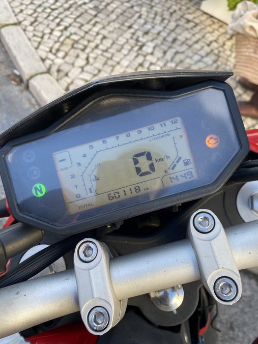 Moto rkf - vermelha