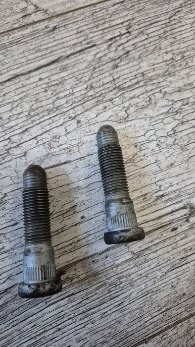 Шпилька колеса Opel Insignia A 08- M14x1.5